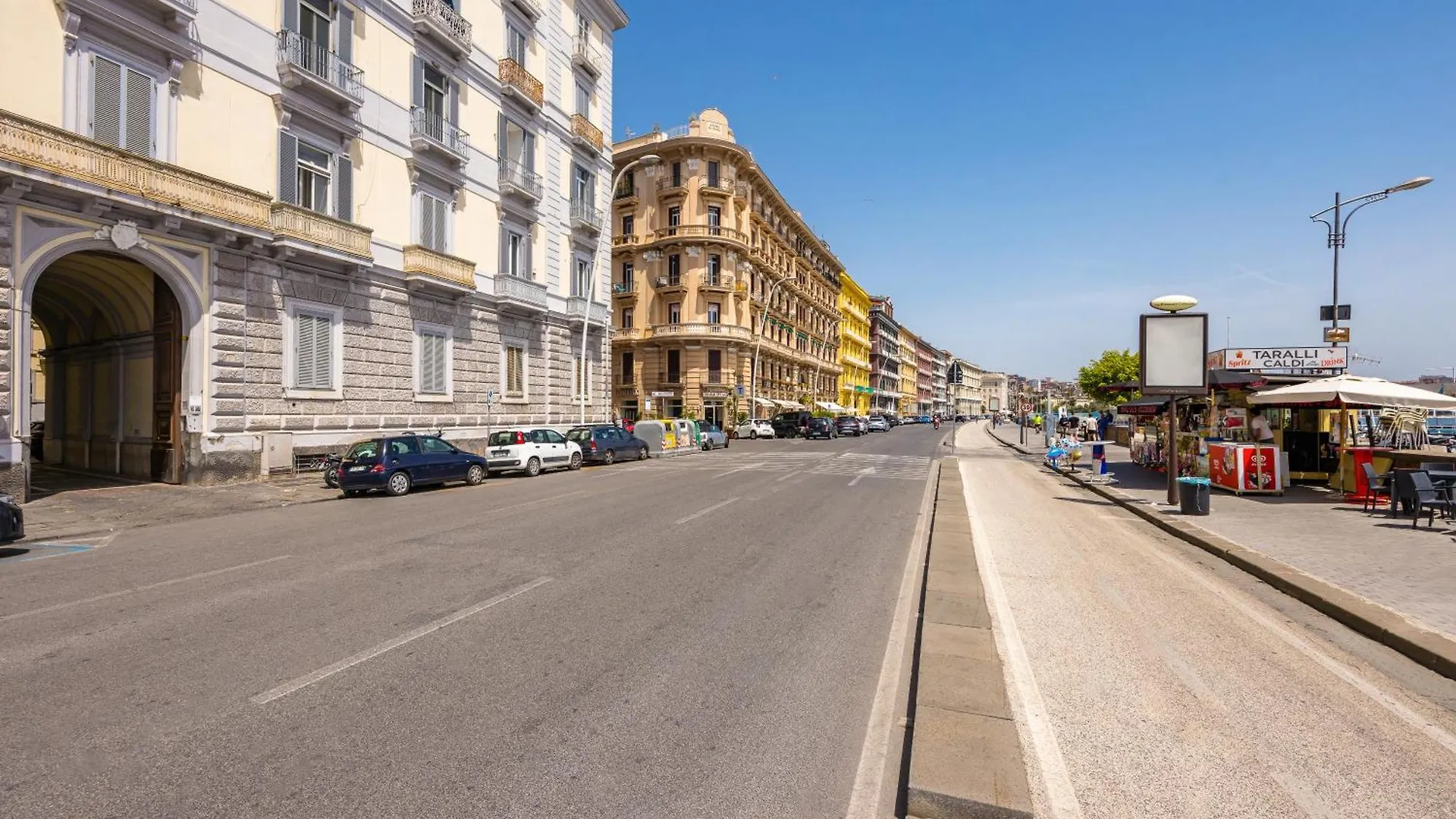 Centrally Located By The Sea Prestigious Nápoles Itália