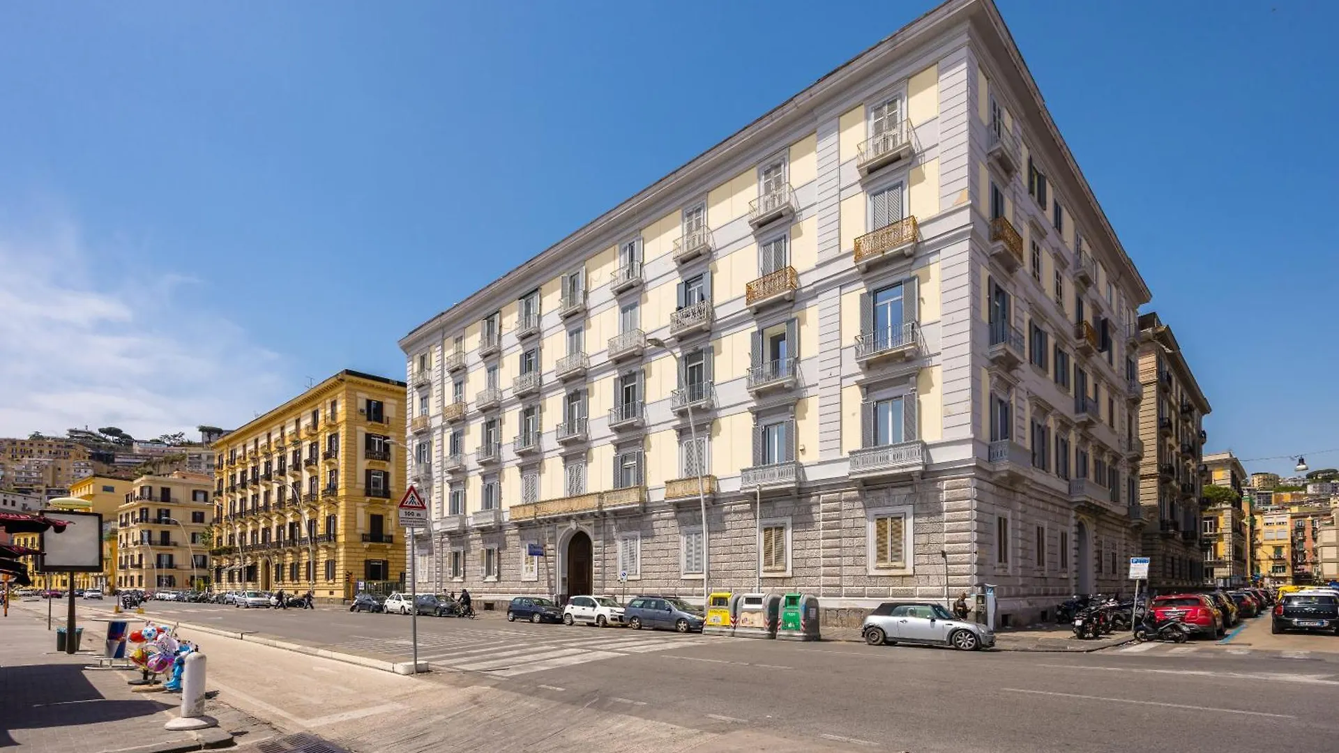 Centrally Located By The Sea Prestigious Naples 0*,  Italy