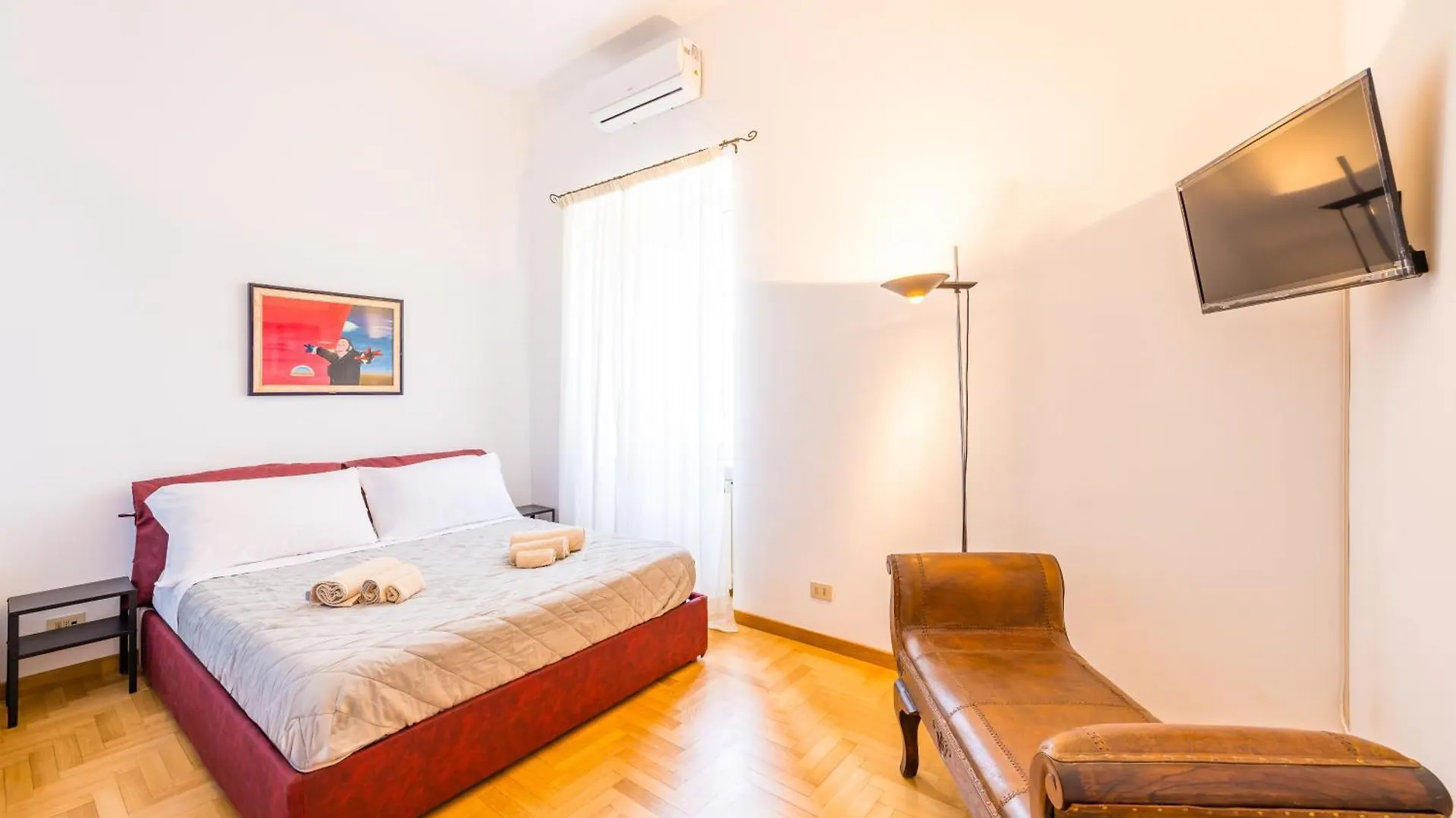 Centrally Located By The Sea Prestigious Naples 0*,
