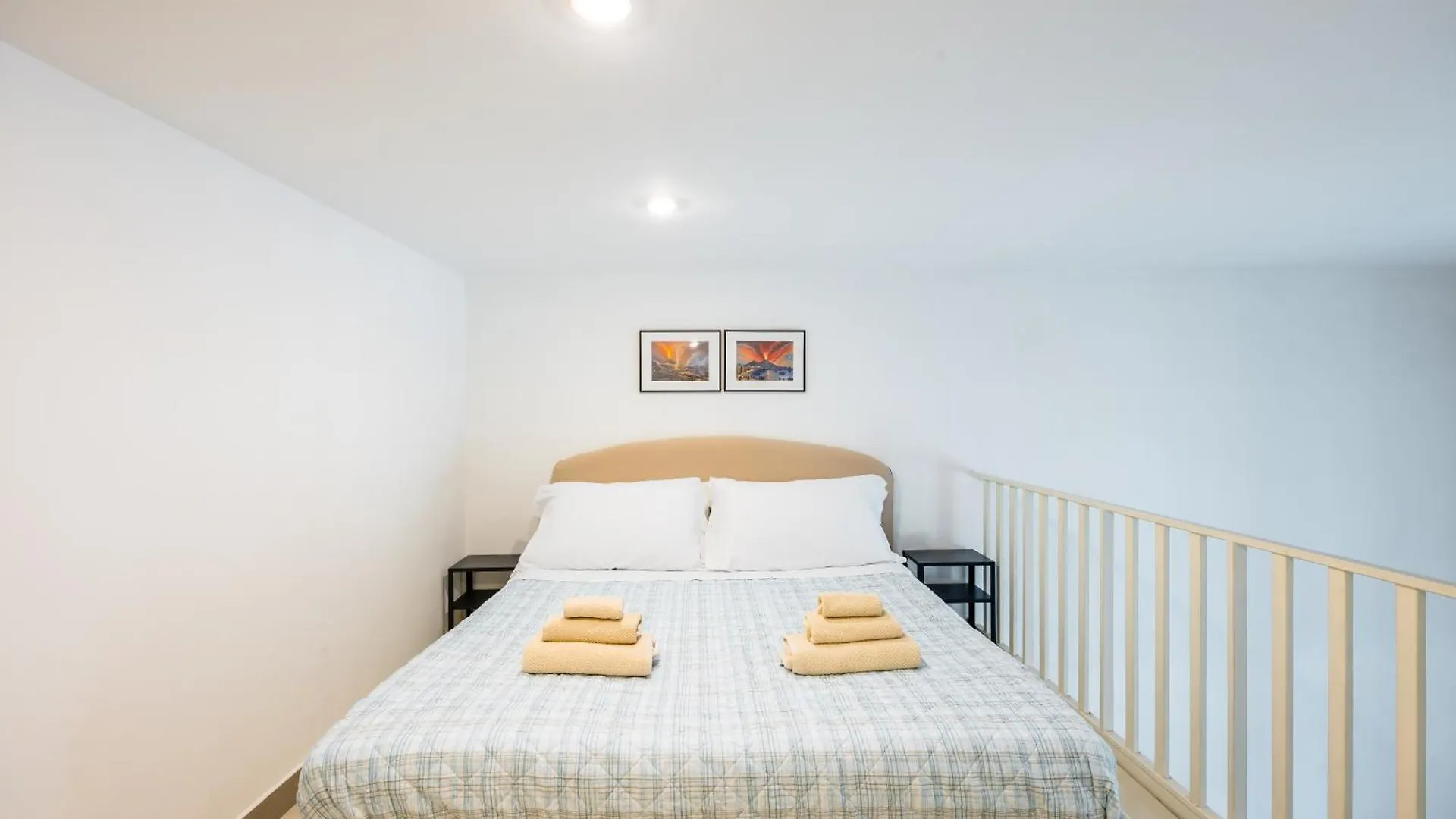 Centrally Located By The Sea Prestigious Неаполь Апартаменты